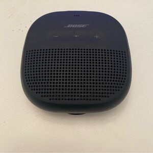 Black portable Bose speaker
